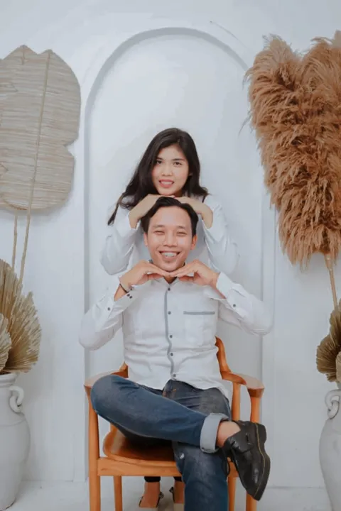 Foto sampul undangan Hendra & Yanah