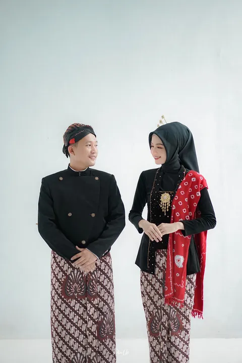 Foto sampul undangan Fatah & Hitta