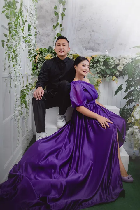 Foto sampul undangan Indah & Mario