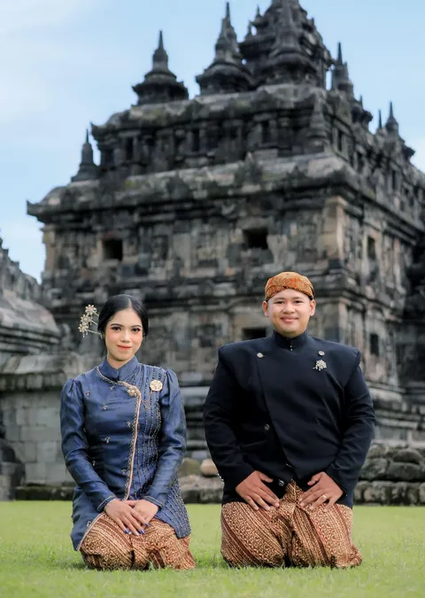 Foto sampul undangan Veronica & Yehuda