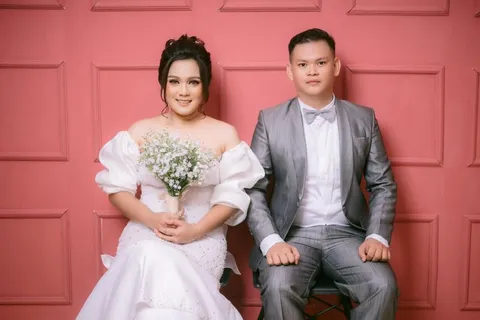 Foto sampul undangan Rahayu & James