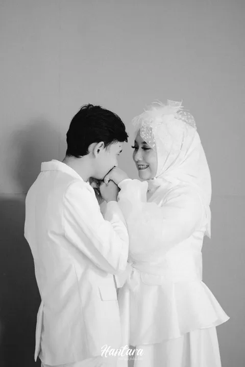 Foto sampul undangan Azhar & Intan