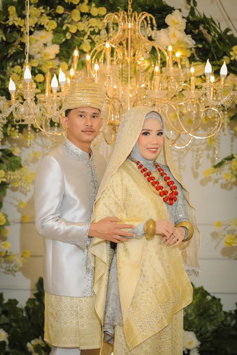 Foto sampul undangan Alda & Adit