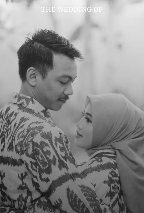Foto sampul undangan Baiq Defika Zahronyana & Habib Adnan Sikir