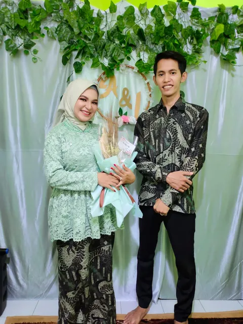 Foto sampul undangan Aziz & Indah