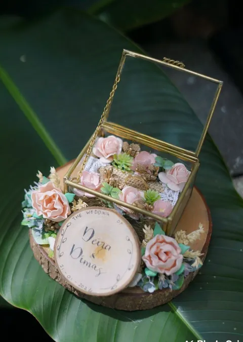 Foto sampul undangan Dera & Dimas