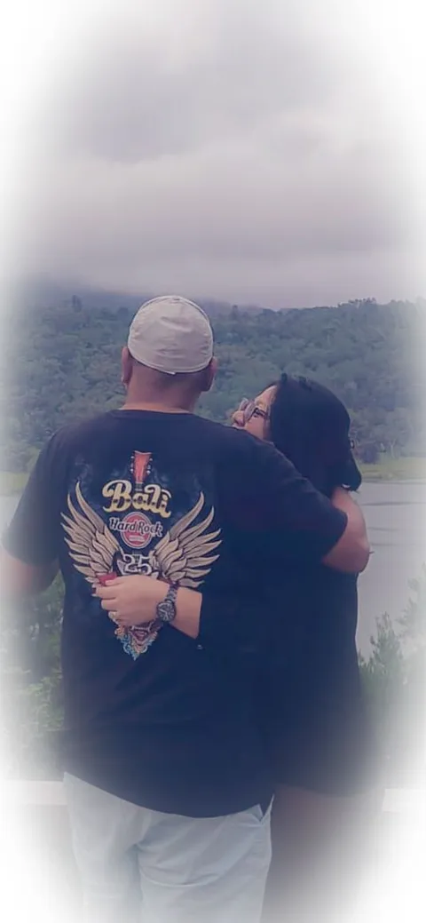 Foto sampul undangan Elvi & Reza