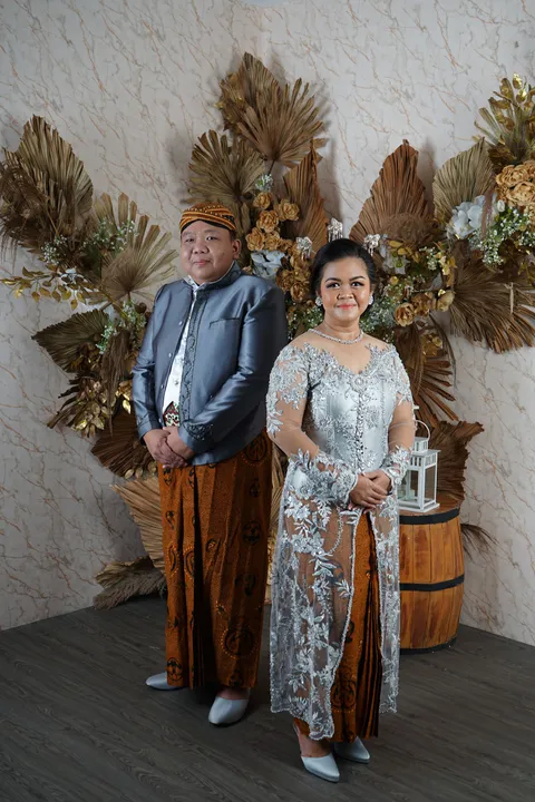 Foto sampul undangan Edwin & Avi