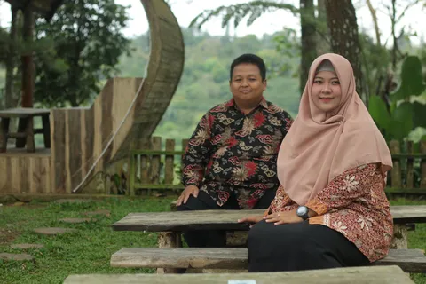 Foto sampul undangan Nia & Sandi