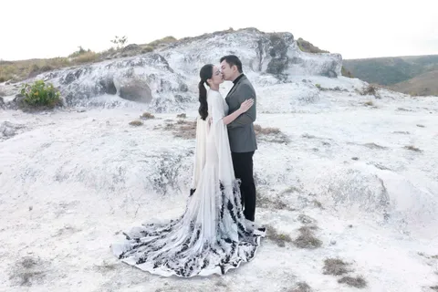 Foto sampul undangan Elvira & Wendy