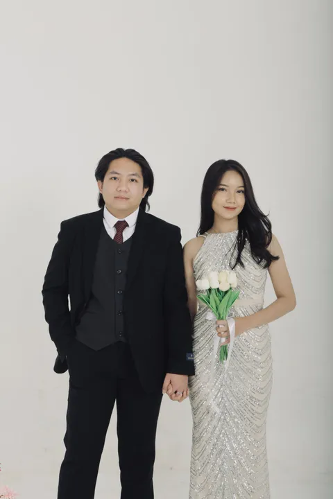 Foto sampul undangan Emelia & Michael