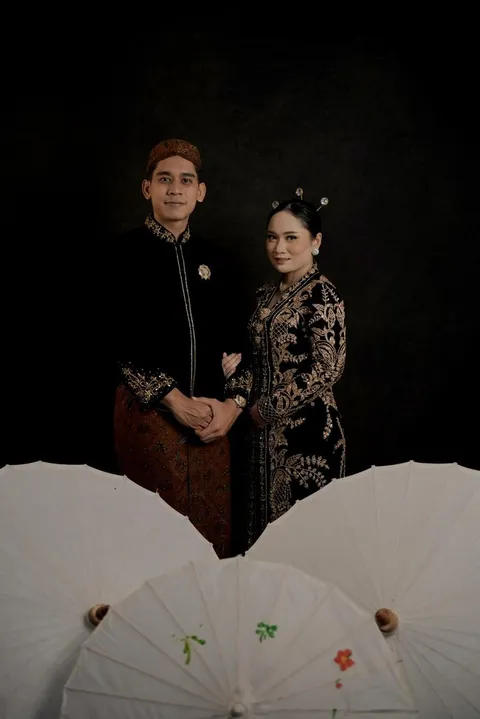 Foto sampul undangan Amira & Eky