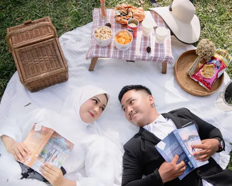 Foto sampul undangan Ade & Amel