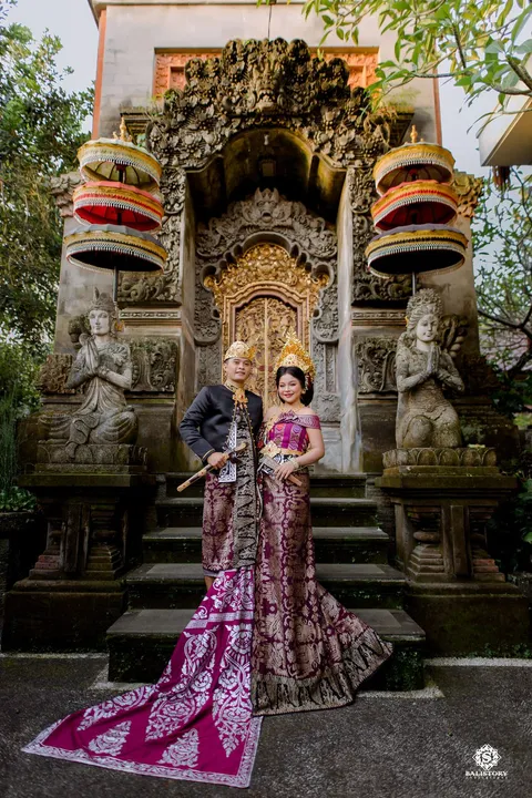 Foto sampul undangan Tami & Wahyu