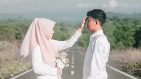 Foto sampul undangan Alvina & Rafik