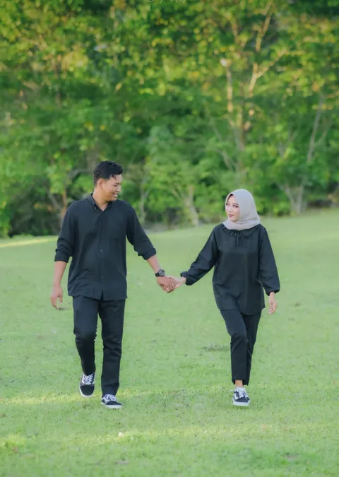 Foto sampul undangan Nur & Satrio