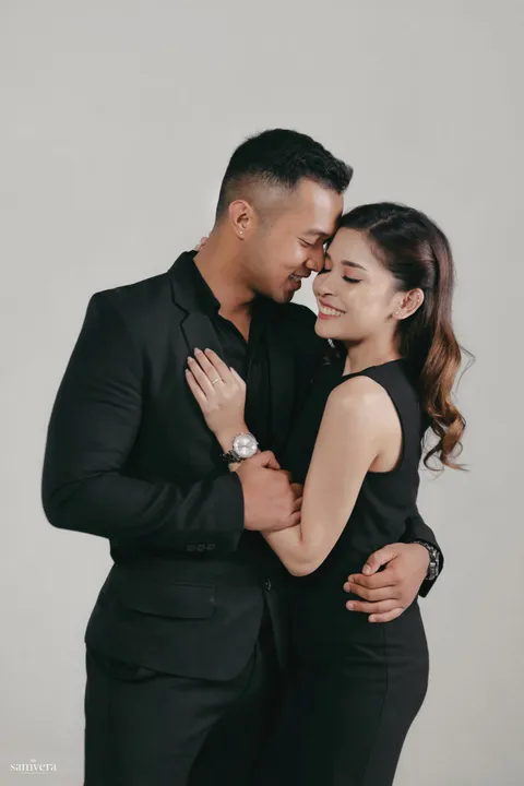 Foto sampul undangan Refani & Putra