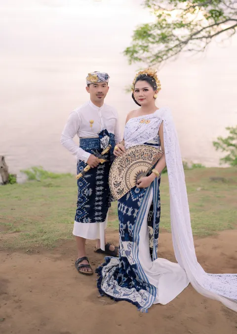 Foto sampul undangan Egi & Kadek