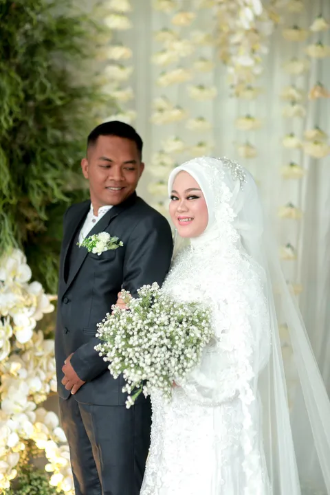 Foto sampul undangan Mustika & Ewing