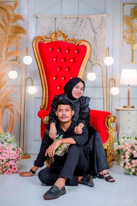 Foto sampul undangan At & Ar