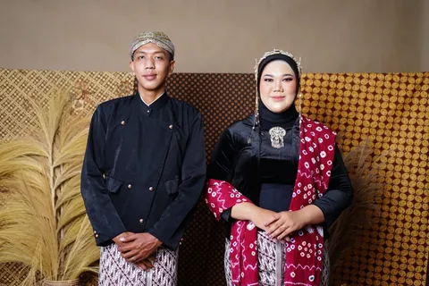Foto sampul undangan Manda & Yogi