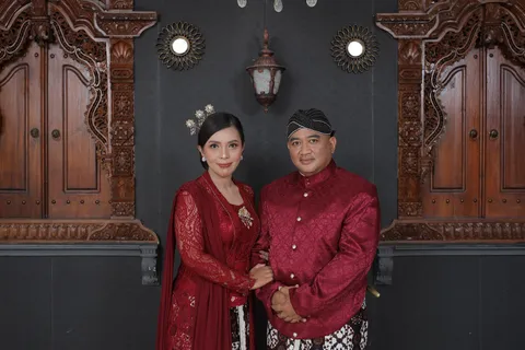 Foto sampul undangan Dony & Retno