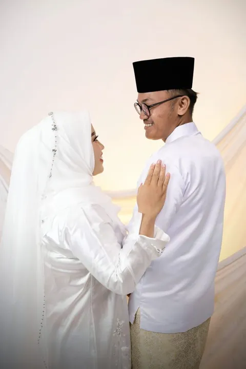 Foto sampul undangan Meri & Rahmat