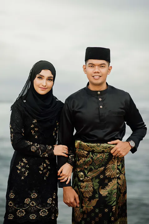 Foto sampul undangan Shaqirah & Junaidi