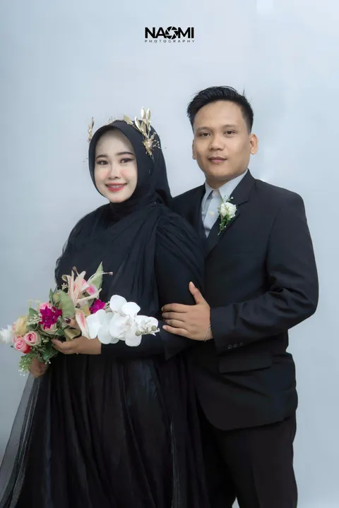 Foto sampul undangan Viki & Linda