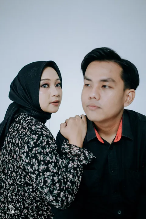 Foto sampul undangan Della & Erfan