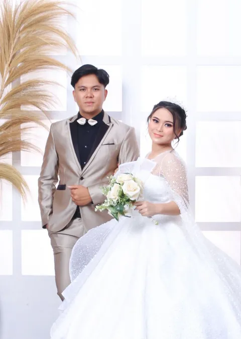 Foto sampul undangan Syelo & Reyvel