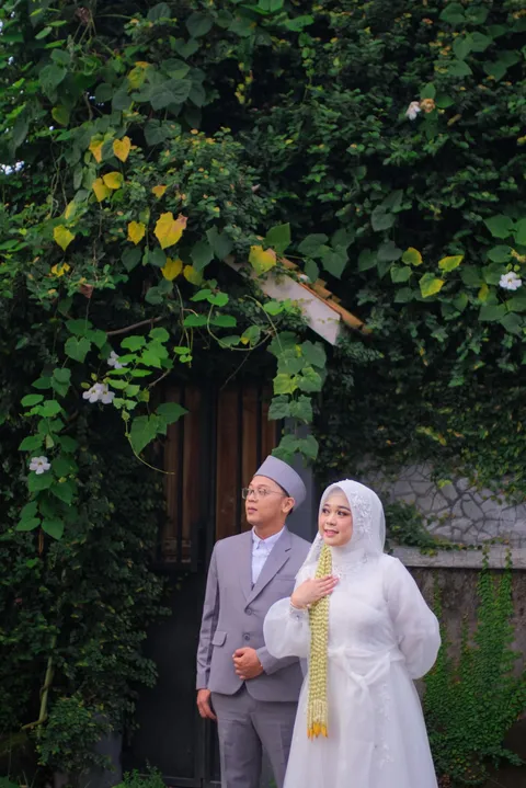 Foto sampul undangan Riris & Danis