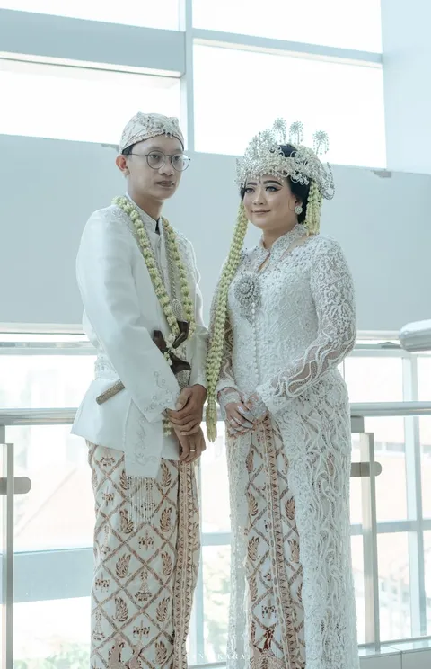 Foto sampul undangan Deri & Ina