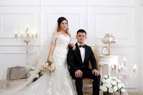 Foto sampul undangan Sari & Joe