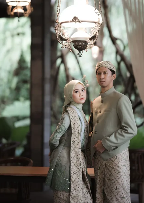 Foto sampul undangan Vikry & Annisa