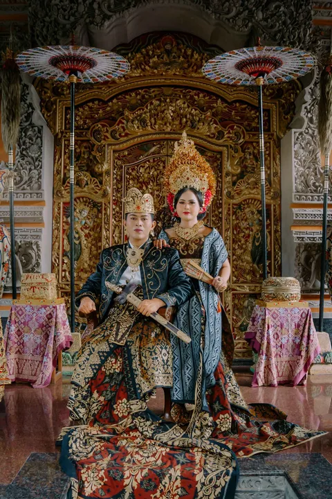 Foto sampul undangan Yuli & Suarsana