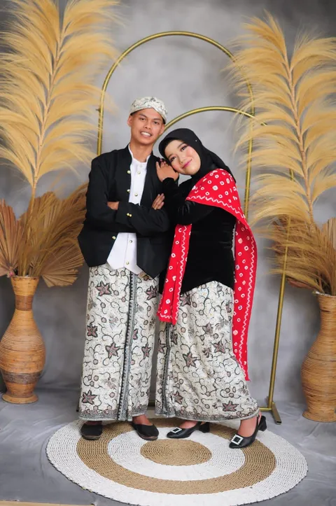 Foto sampul undangan Siti Rosunah & Rian W Hidayat
