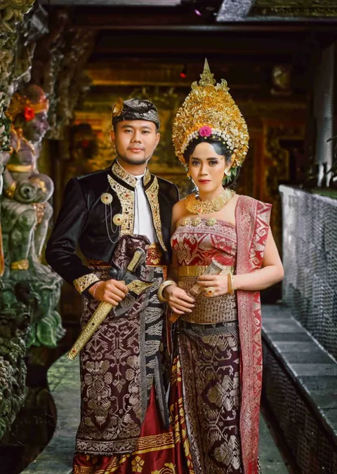 Foto sampul undangan Yun & Yud