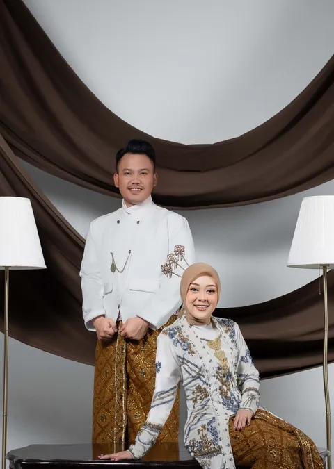 Foto sampul undangan Alvin & Ayu