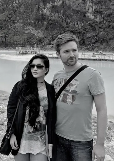 Foto sampul undangan Farah & Simon