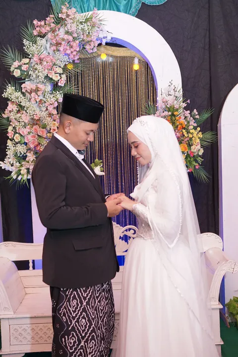 Foto sampul undangan Muhammad Yuhrin Fauzi & Nila Nur Dzikriyah