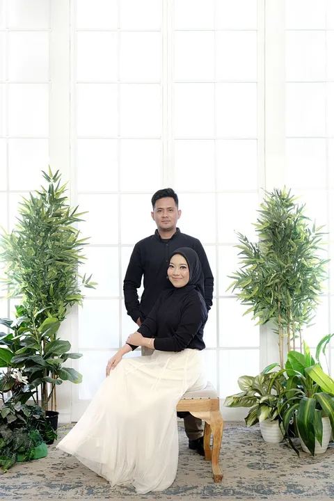 Foto sampul undangan Budhy & Hayati
