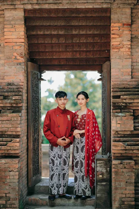 Foto sampul undangan Imti & Ryans
