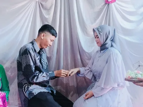 Foto sampul undangan Suhu & Nia
