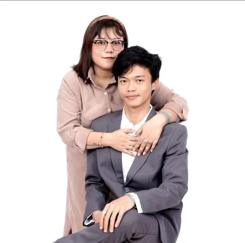 Foto sampul undangan Andi Yazid & Anindi Widiningrum