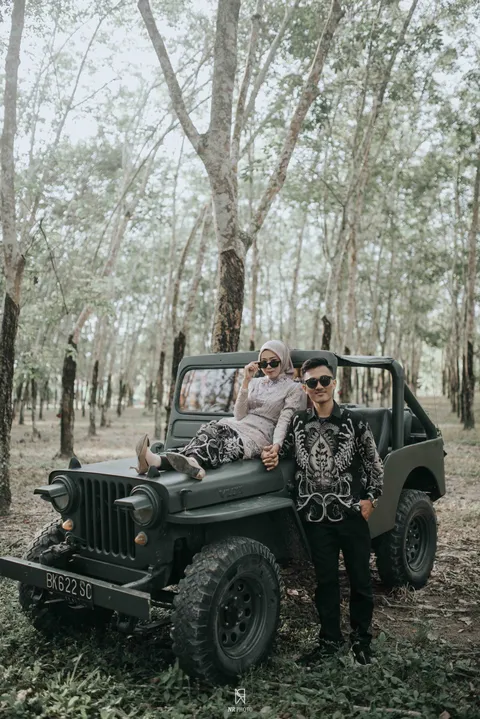 Foto sampul undangan Nazri & Maya
