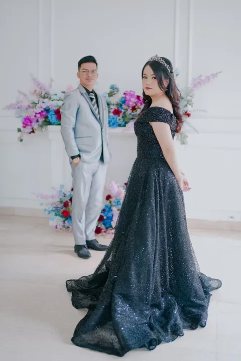 Foto sampul undangan Saskia & Muhadi