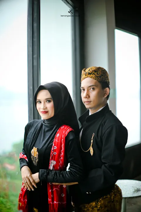 Foto sampul undangan Deden & Dina