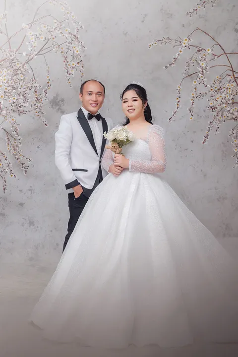 Foto sampul undangan Loisa & Bryan