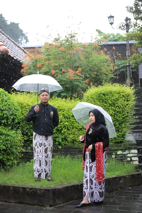 Foto sampul undangan Selvi & Irfan